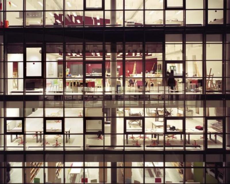 Recherche expérimentale en art visuel à l’université, mélangeant tradition et innovation